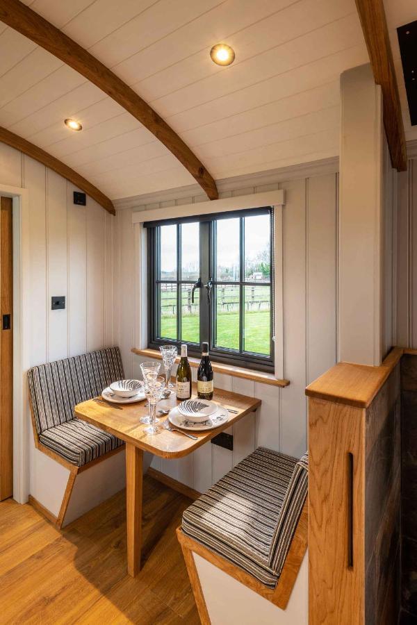 Monkwood Shepherds Hut - Ockeridge Rural Retreats Worcester Exterior photo